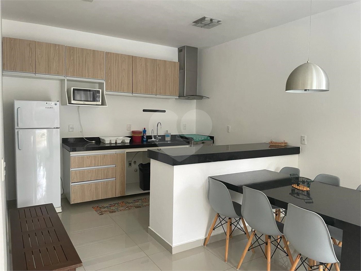 Casa à venda com 3 quartos, sendo 2 suítes,  no condomínio São Joaquim, Vinhedo - SP