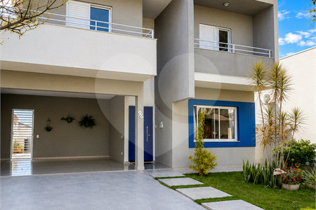 Casa à venda com 3 suítes no condomínio Via Castelli, Louveira - SP