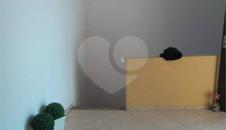 Sobrado à venda com 2 quartos em Jardim São José, Poá, SP