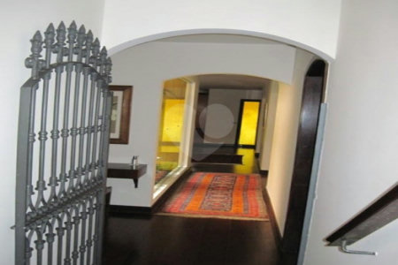 Casa à venda com 4 quartos, sendo 2 suítes,  em Jardim Leonor, São Paulo, SP