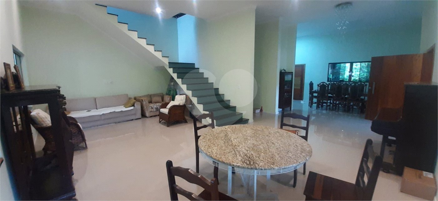 Casa à venda ou para alugar com 5 quartos, sendo 4 suítes, no condomínio Sausalito, Mairiporã - SP