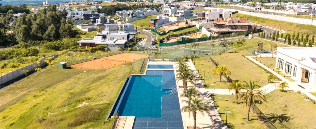 Terreno à venda no condomínio Villa dos Pinheiros, Indaiatuba - SP