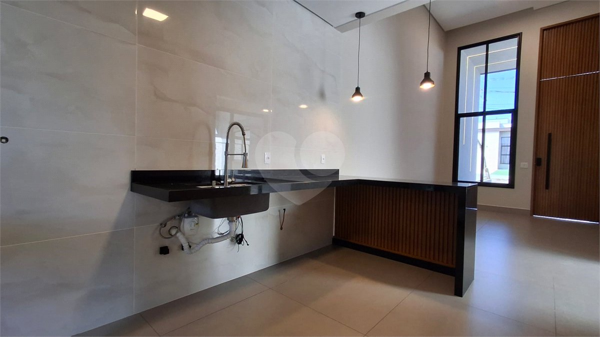 Casa à venda com 3 quartos, sendo 1 suíte, no condomínio Jardim Residencial Villagio Ipanema I, Sorocaba - SP