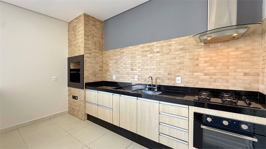 Casa à venda ou para alugar com 4 quartos, sendo 1 suíte, no condomínio Jardim Residencial Dona Lucilla, Indaiatuba - SP