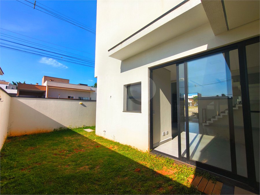 Casa à venda com 3 quartos, sendo 1 suíte, no condomínio Terras de São Francisco, Sorocaba - SP