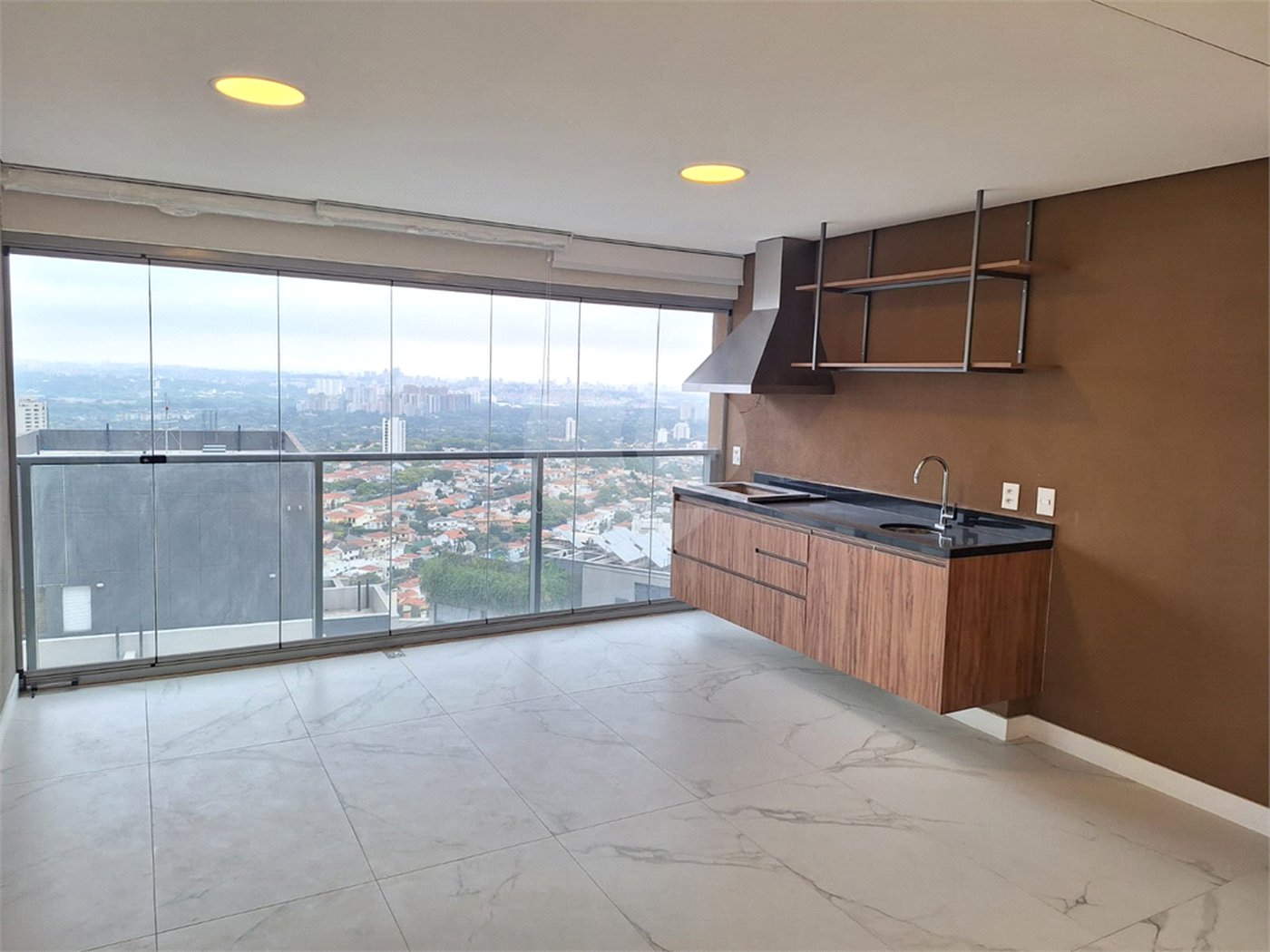 Apartamento à venda com 3 suítes em Sumarezinho, São Paulo, SP