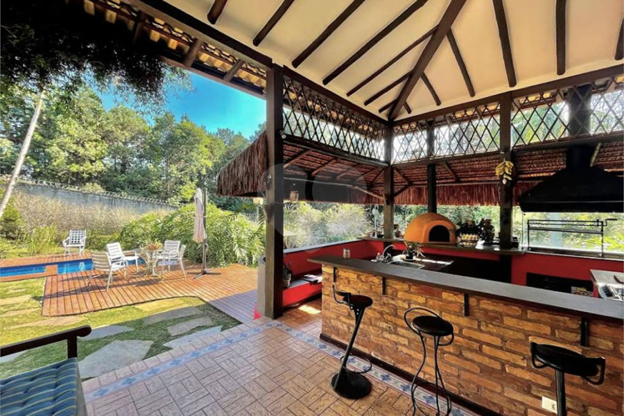 Casa à venda com 4 suítes no condomínio Jardim Mediterrâneo, Cotia - SP