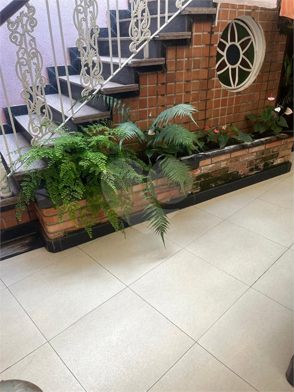 Sobrado à venda com 4 quartos, sendo 1 suíte,  em Jardim Leonor Mendes de Barros, São Paulo, SP