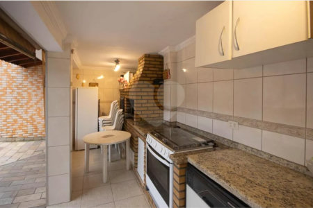 Casa à venda com 5 quartos, sendo 4 suítes, em Vila Maria Alta, São Paulo, SP