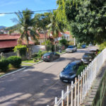Casa à venda com 5 quartos, sendo 3 suítes, no condomínio Vilarejo, Rio de Janeiro - RJ