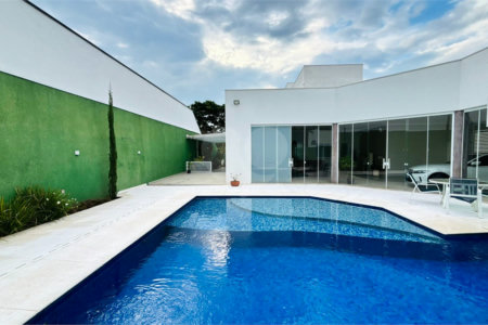 Casa à venda com 4 suítes no condomínio Dos Lagos, Itupeva - SP