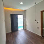 Casa à venda com 3 quartos, sendo 1 suíte, no condomínio Horto Florestal Villagio, Sorocaba - SP