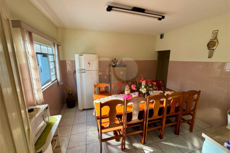 Casa 2 dormitórios Antônio Blanco