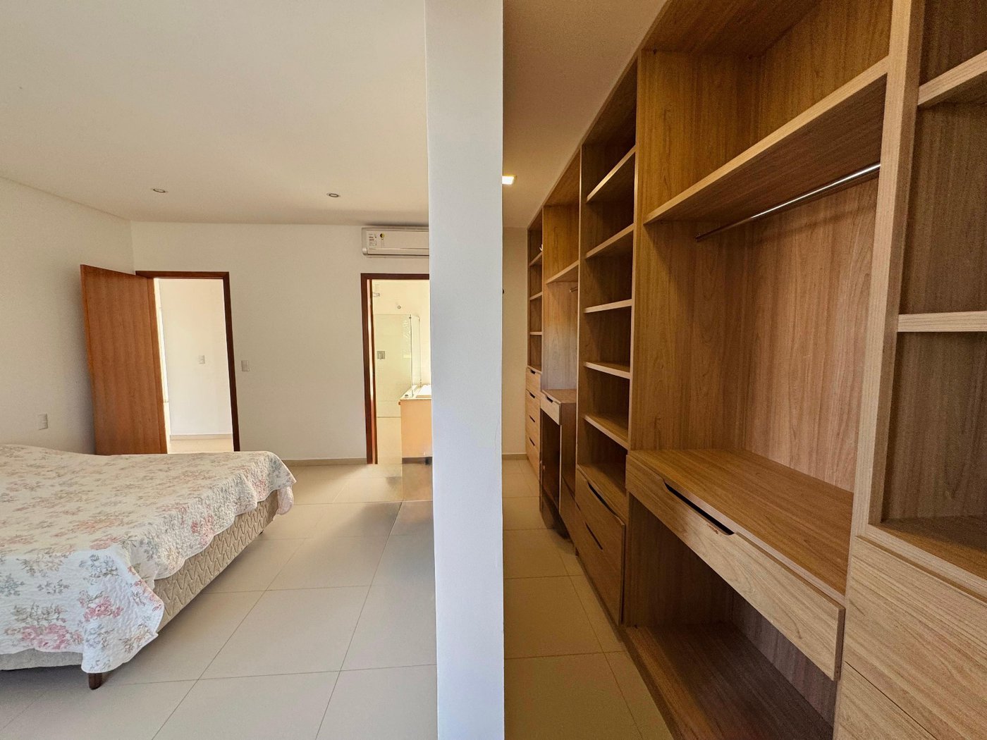 Casa para alugar com 3 suítes, no condomínio Outeiro São Francisco, Porto Seguro - BA