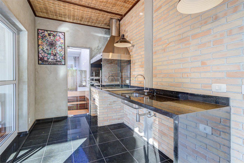 Casa à venda com 4 suítes no condomínio Ville de Marseille, São Paulo - SP