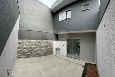 Casa à venda com 3 quartos, sendo 1 suíte,  em Vila Canero, São Paulo, SP