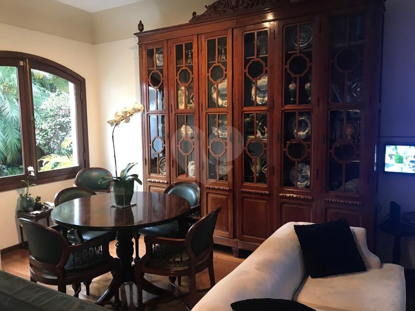 Casa à venda com 5 quartos, sendo 2 suítes,  em Jardim Everest, São Paulo, SP