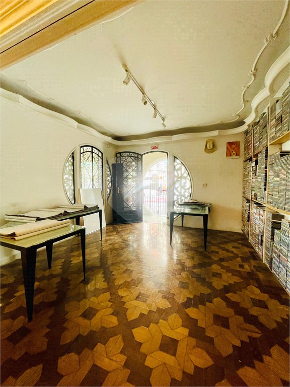 Casa à venda com 12 quartos em Vila Mariana, São Paulo, SP