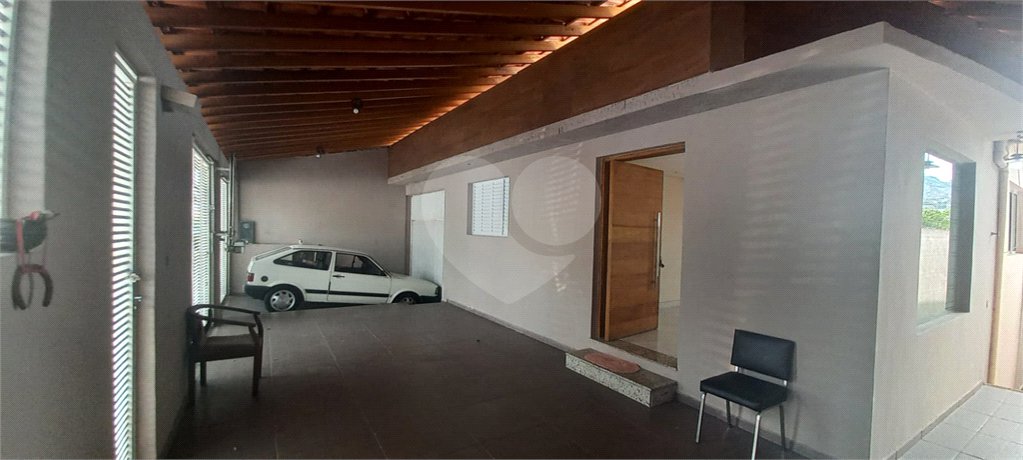 Casa Térrea à venda com 4 quartos, sendo 3 suítes, em Vila Galvão, Guarulhos, SP