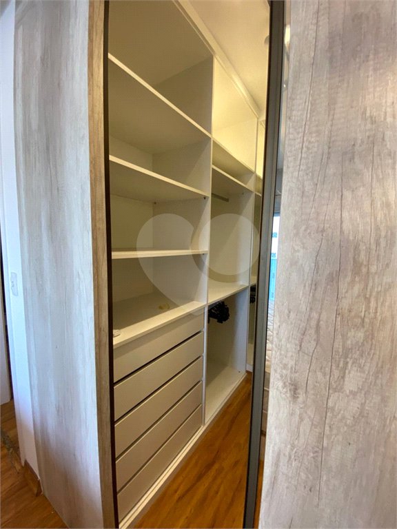 Apartamento à venda com 3 quartos, sendo 1 suíte, em Vila Regente Feijó, São Paulo, SP