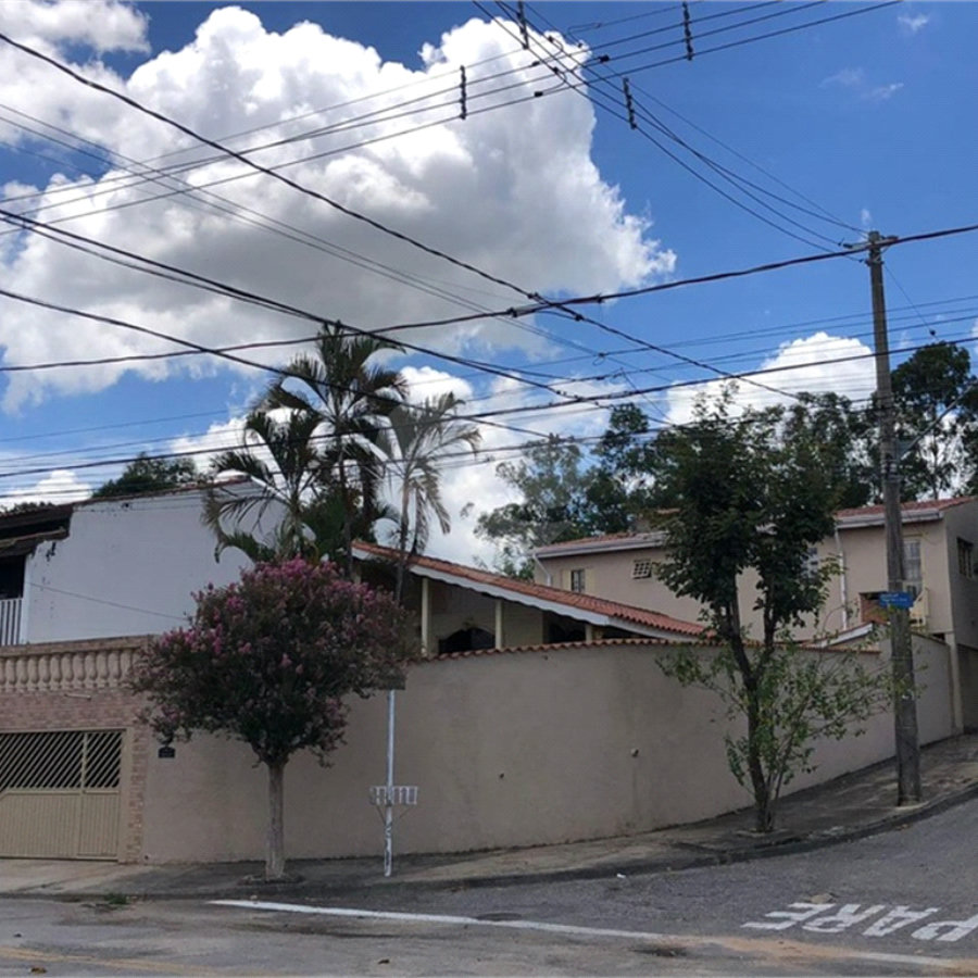Casa à venda com 4 quartos, sendo 1 suíte, em Jardim Rosália Alcolea, Sorocaba, SP