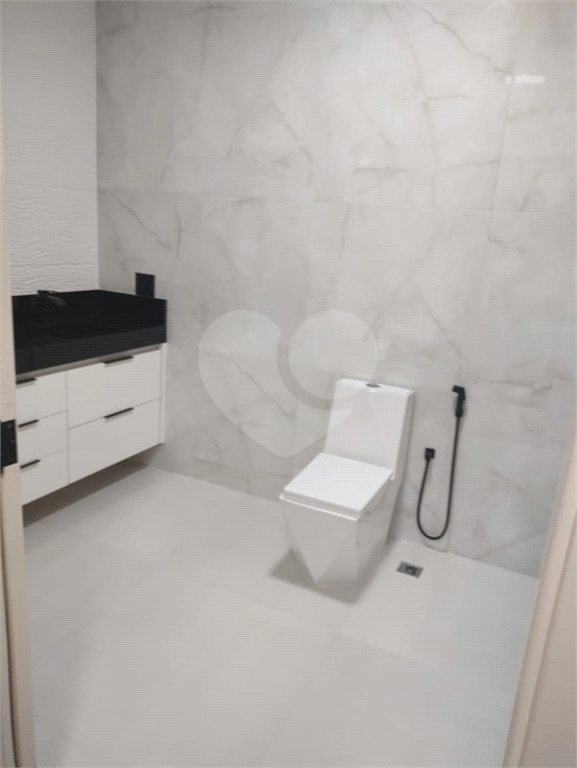 Casa à venda com 3 quartos, sendo 1 suíte,  no condomínio Madre Maria Vilac, Valinhos - SP