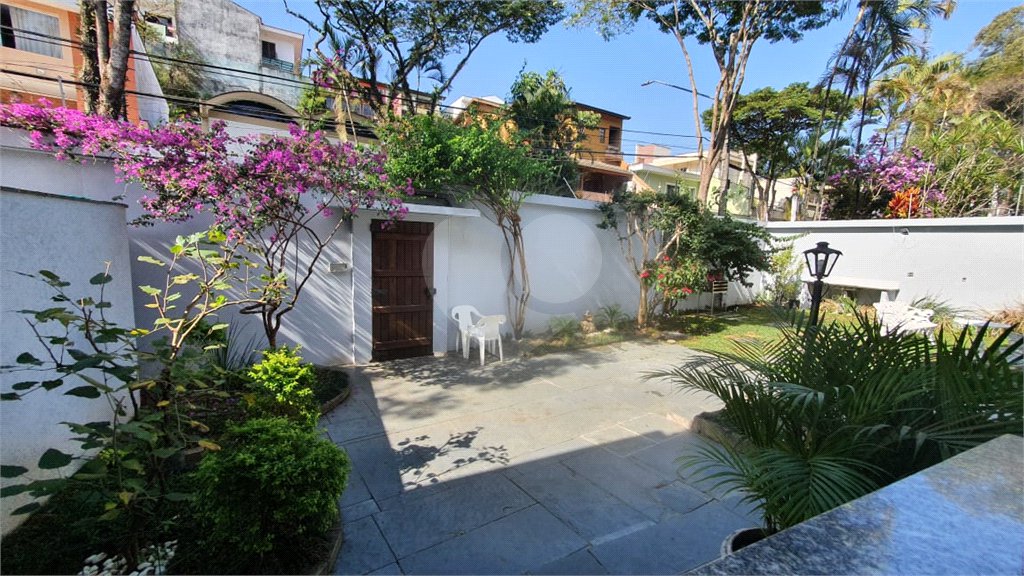 Sobrado à venda com 5 quartos, sendo 3 suítes, em Jardim Virginia Bianca, São Paulo, SP