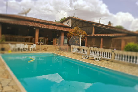 Casa à venda com 3 quartos, sendo 1 suíte, no condomínio Acmti - Colinas do Mosteiro, Terras de Itaici e Recanto dos Pássaros, Indaiatuba - SP