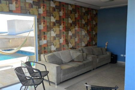 Casa à venda com 4 quartos, sendo 3 suítes,  no condomínio Aruã Brisas II, Mogi das Cruzes - SP