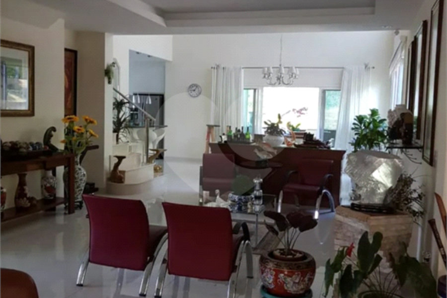 Casa à venda com 4 suítes no condomínio Monte Samkhya, Serra Negra - SP