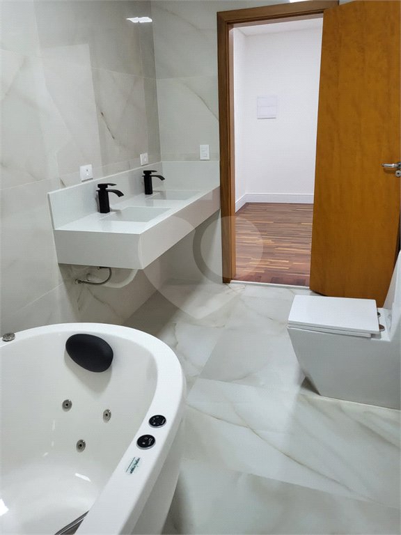 Casa à venda com 3 suítes no condomínio Hills, Arujá - SP