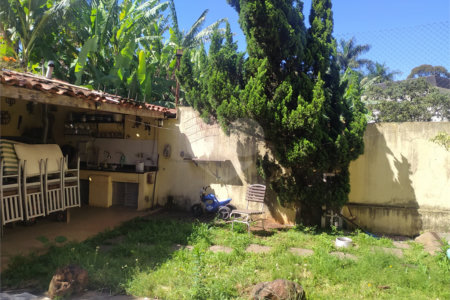 Sobrado à venda com 4 quartos, sendo 1 suíte, em Chácara Monte Alegre, São Paulo, SP