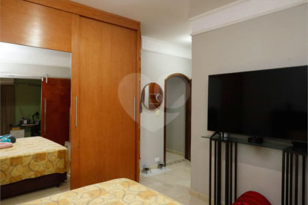 Sobrado à venda com 6 quartos, sendo 1 suíte, em Tucuruvi, São Paulo, SP