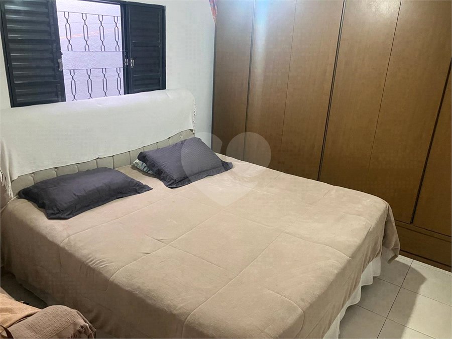 Casa Térrea à venda com 3 quartos em Vila Nivi, São Paulo, SP