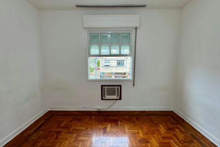 CASA AMPLA COM QUINTAL  150m² - 1.799.000,00 - Aparecida - Santos/SP