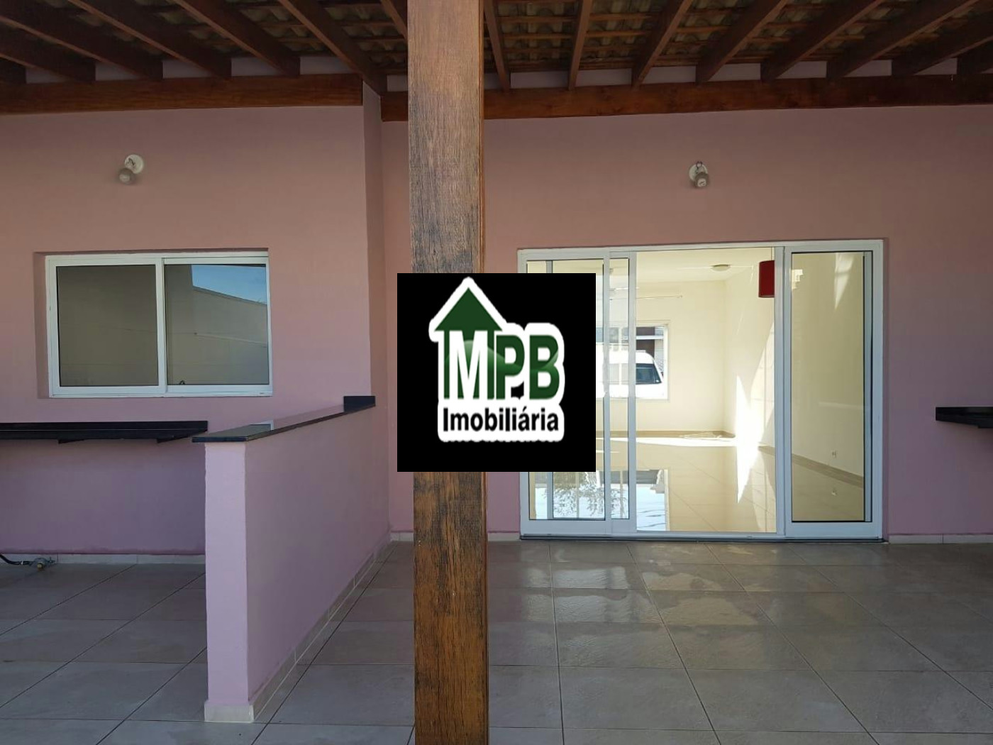 Sobrado à venda com 3 quartos, sendo 1 suíte, no condomínio Horto 3, Sorocaba - SP
