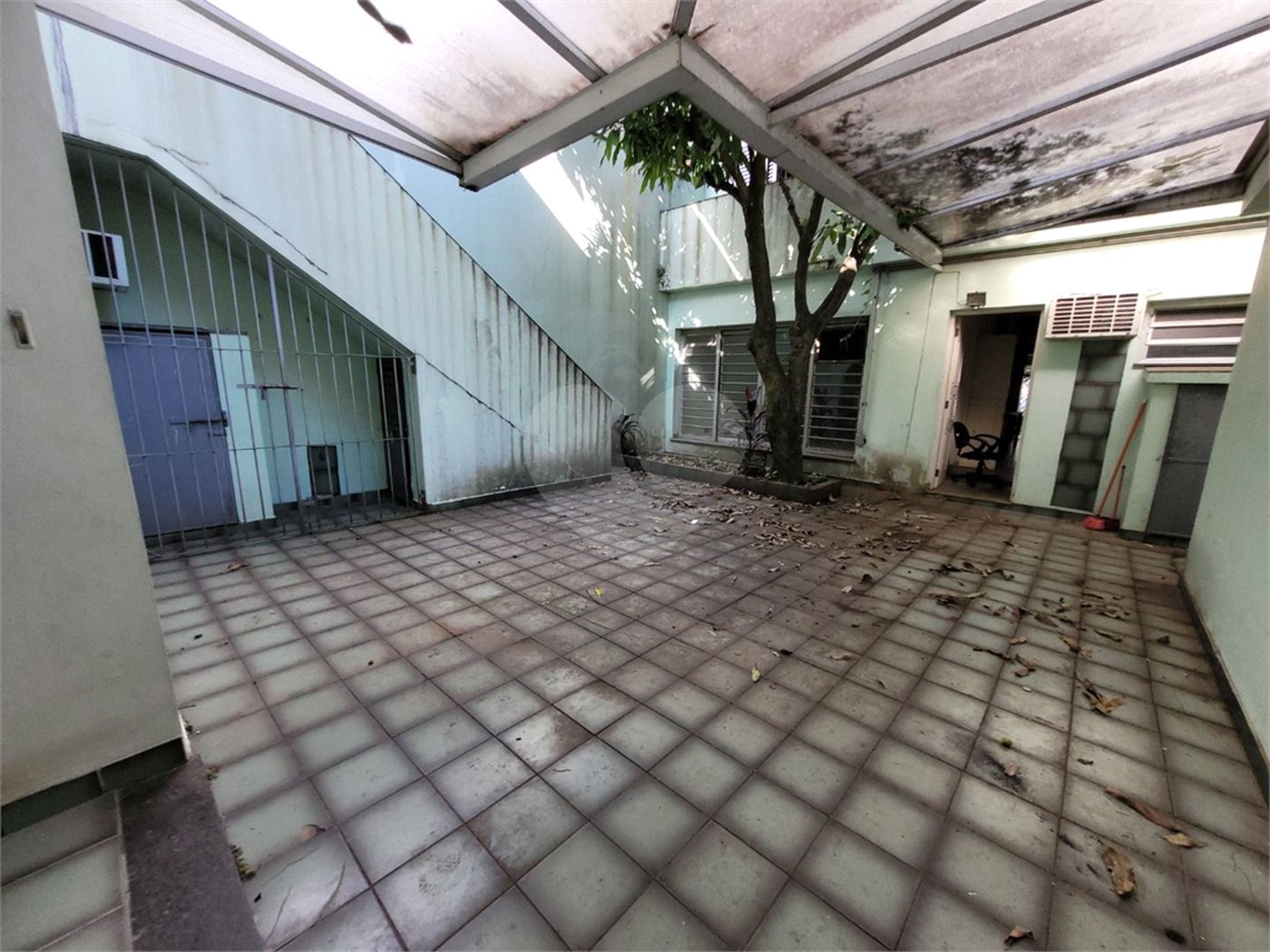 Sobrado à venda com 10 quartos em Campo Belo, São Paulo, SP