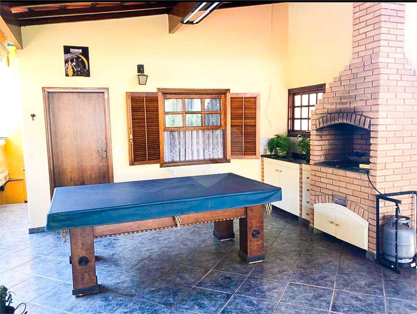 Casa à venda com 3 quartos, sendo 1 suíte,  no condomínio Vivenda das Vinhas, Vinhedo - SP