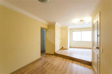 Apartamento à venda com 2 quartos, sendo 1 suíte, em Vila Uberabinha, São Paulo, SP