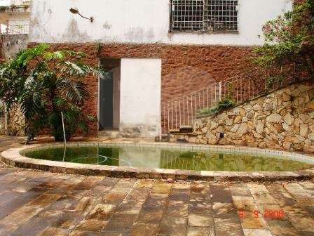 Sobrado à venda com 5 quartos, sendo 3 suítes,  em Vila Irmãos Arnoni, São Paulo, SP
