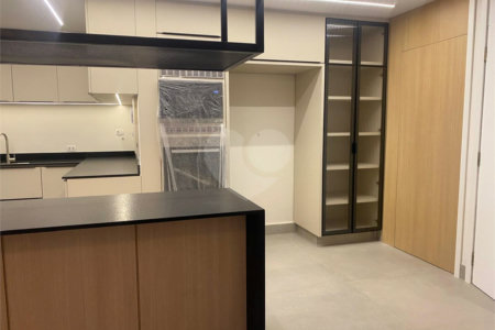 Apartamento à venda com 3 quartos, sendo 1 suíte,  em Itaim Bibi, São Paulo, SP