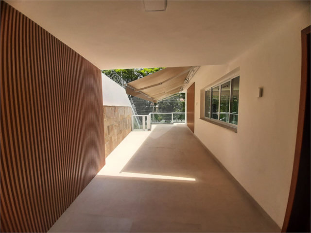Casa Térrea à venda ou para alugar com 4 suítes em Jardim São Bento, São Paulo, SP