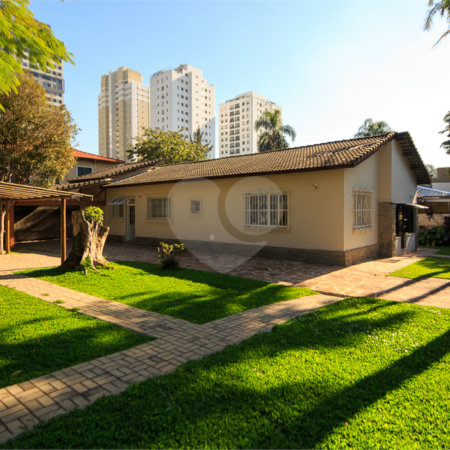 Casa Térrea à venda com 3 quartos, sendo 1 suíte, em Alto da Boa Vista, São Paulo, SP