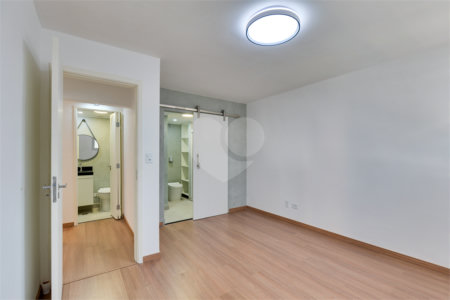 Apartamento à venda com 2 quartos, sendo 1 suíte, em Santo Amaro, São Paulo, SP