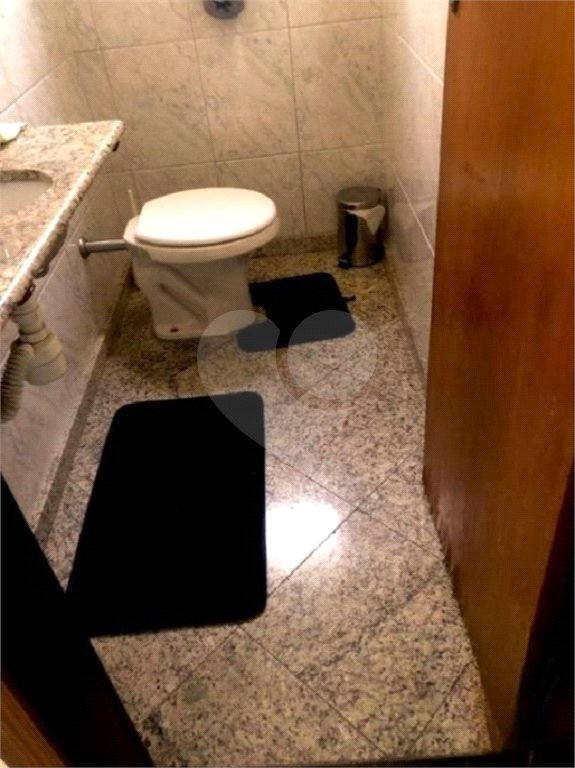 Sobrado à venda com 4 quartos, sendo 3 suítes, em Vila Irmãos Arnoni, São Paulo, SP
