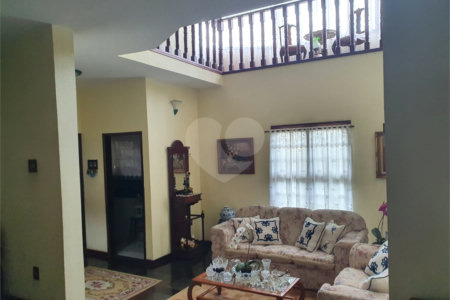 Casa à venda com 4 quartos, sendo 2 suítes,  em Mogi Moderno, Mogi das Cruzes, SP