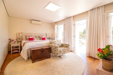 Casa à venda com 4 suítes no condomínio Le Quartier Du Marais, São Paulo - SP