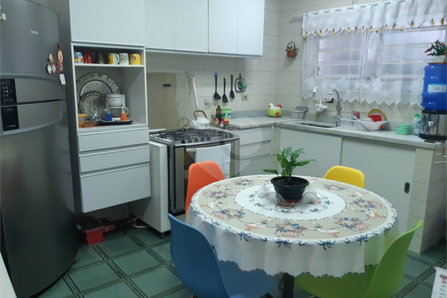 Sobrado à venda com 3 quartos, sendo 1 suíte, em Tremembé, São Paulo, SP