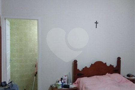 Casa à venda com 2 quartos, sendo 1 suíte, em Vila Piauí, São Paulo, SP