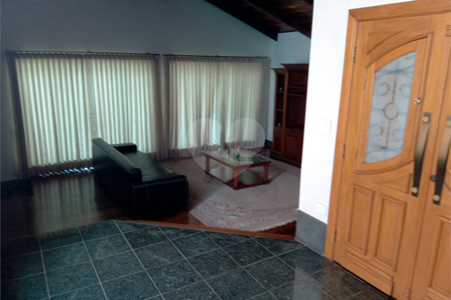 Sobrado à venda ou para alugar com 4 quartos, sendo 2 suítes, em Serra da Cantareira, Mairiporã, SP